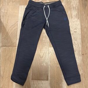 Stio fleece lined navy blue leggings, 7/8 length with lots of pockets
